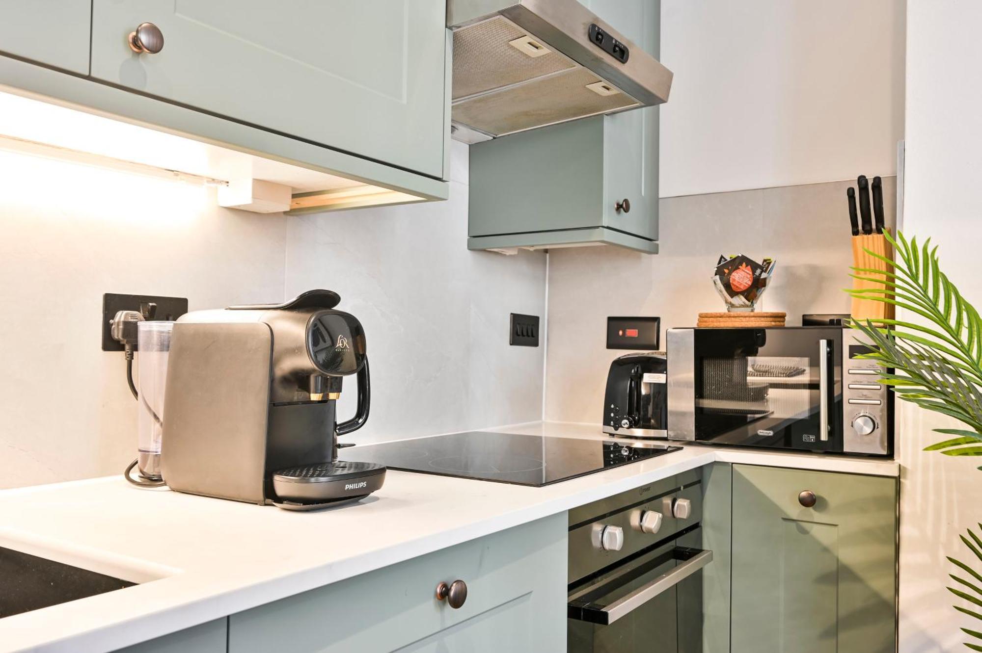 Two 1 Bed Prime Location Marylebone Appartamento *